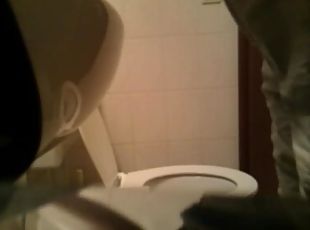 Frind uses the Toilet